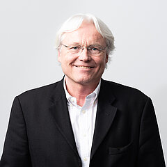 AOP Health: Dr. Günther Krumpl